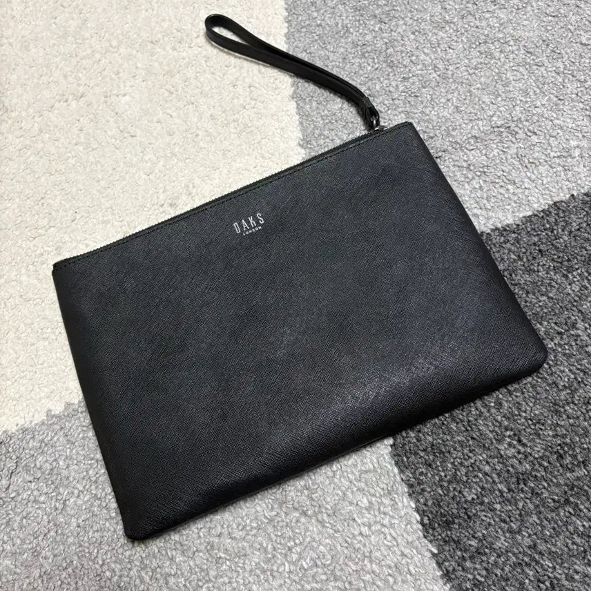 [SOLD OUT] 닥스 클러치 백
