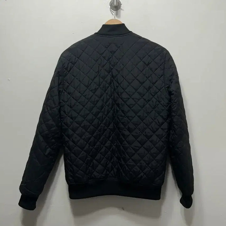 [BUNJANG] Adidas Black Quilted Padded Bomber Jacket (M) / 아디다스 블랙 퀼팅 패딩 봄버 자켓 M