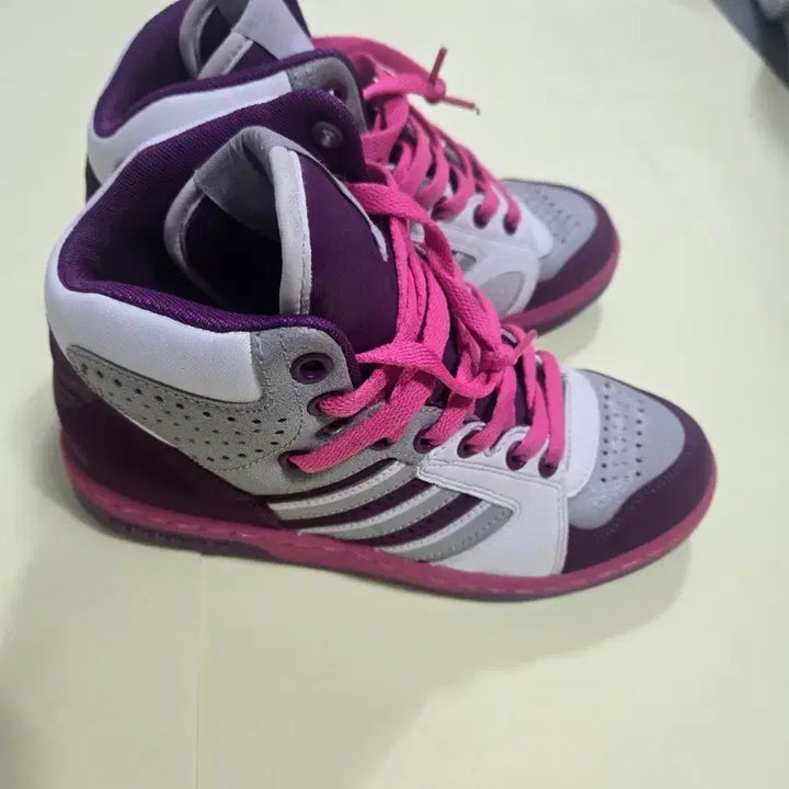 [SOLD OUT] 아디다스 여성 하이탑 운동화 보라/핑크