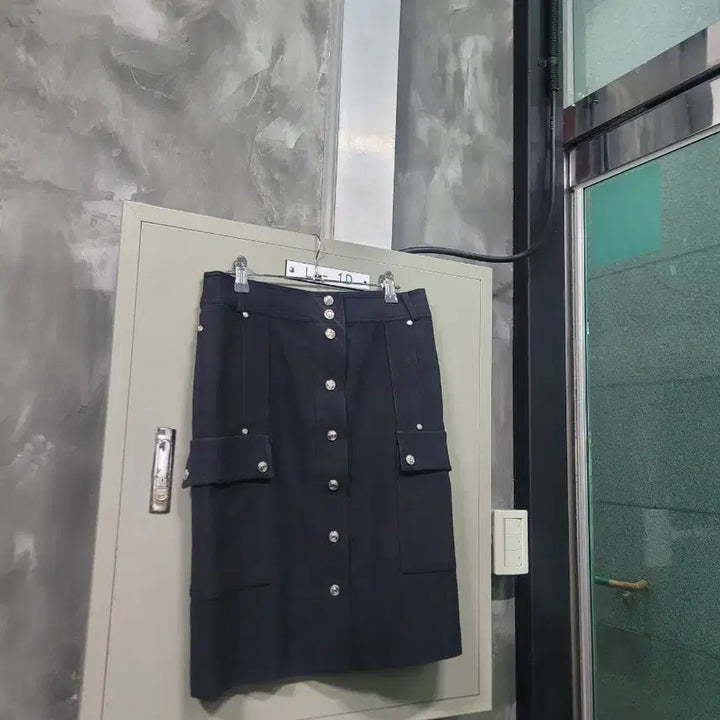 [BUNJANG] MCM H-Line Black Skirt / (정품) MCM 엠씨엠 H라인 블랙 스커트 치마 29사이즈