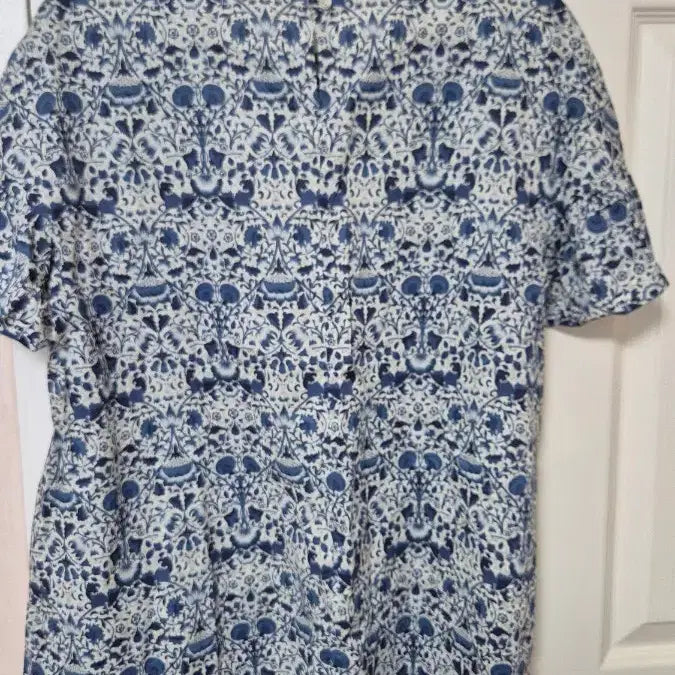 [BUNJANG] Renibon Floral Pattern Blouse / 레니본 반팔 블라우스