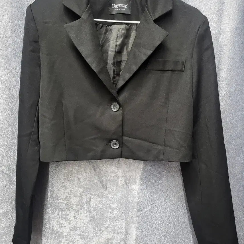 [BUNJANG] Dayroze Black Cropped Jacket / Dayroze 데이로제 크롭 블랙 자켓