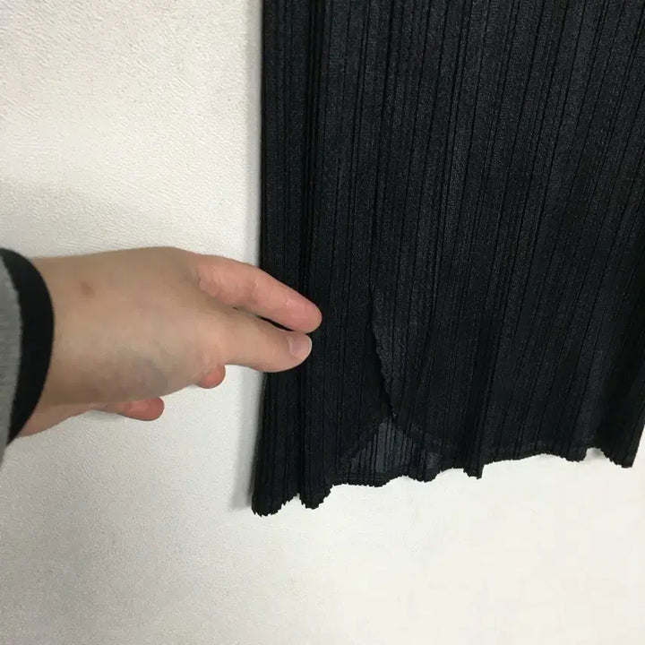 [SOLD OUT] 플리츠미 밑단 튤립 와이드 팬츠 F