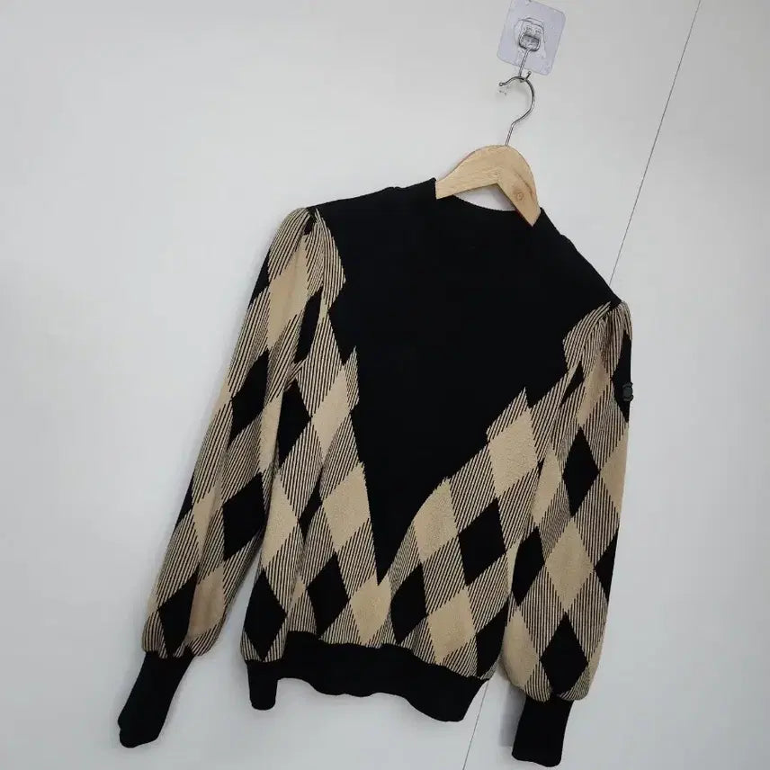 [SOLD OUT] [와이드앵글] 90 55 여 아가일패턴 니트