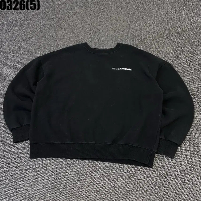 [SOLD OUT] 무아무아 블랙 맨투맨 티셔츠f 0326
