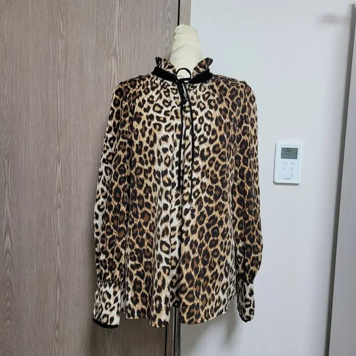 [BUNJANG] Egoist Leopard Blouse / 에고이스트 레오파드  블라우스