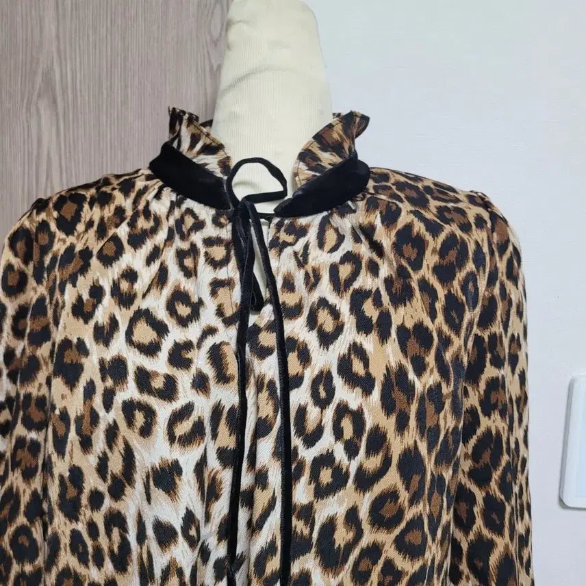 [BUNJANG] Egoist Leopard Blouse / 에고이스트 레오파드  블라우스