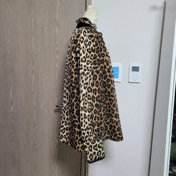[BUNJANG] Egoist Leopard Blouse / 에고이스트 레오파드  블라우스