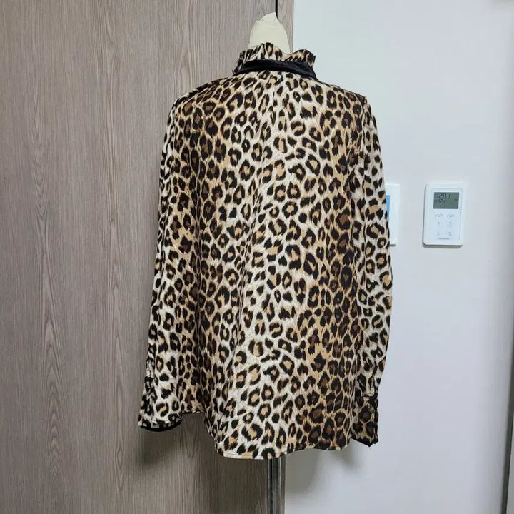 [BUNJANG] Egoist Leopard Blouse / 에고이스트 레오파드  블라우스