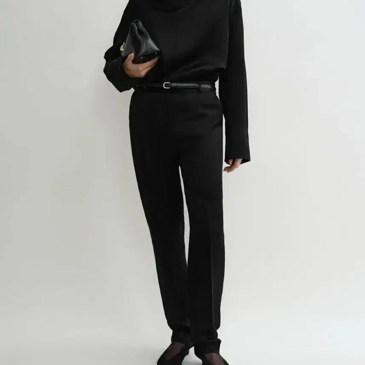 [SOLD OUT] 새상품) 토템 로우웨이스트 새틴 트라우저 블랙 여자 슬랙스 바지