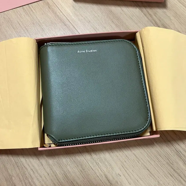 [BUNJANG] Acne Studios Leather Zipped Cardholder Khaki / 아크네 스튜디오 레더 지퍼 카드지갑 카키