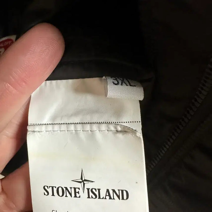 [BUNJANG] Stone Island Bio-Based Ripstop Nylon Hooded Jacket / 스톤 아일랜드  바이오 베이스 립스탑  나일론 후드 자켓