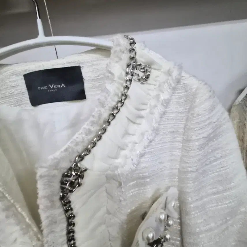 [BUNJANG] the vera White Chain Tweed Jacket / the vera 화이트 체인 트위드 자켓