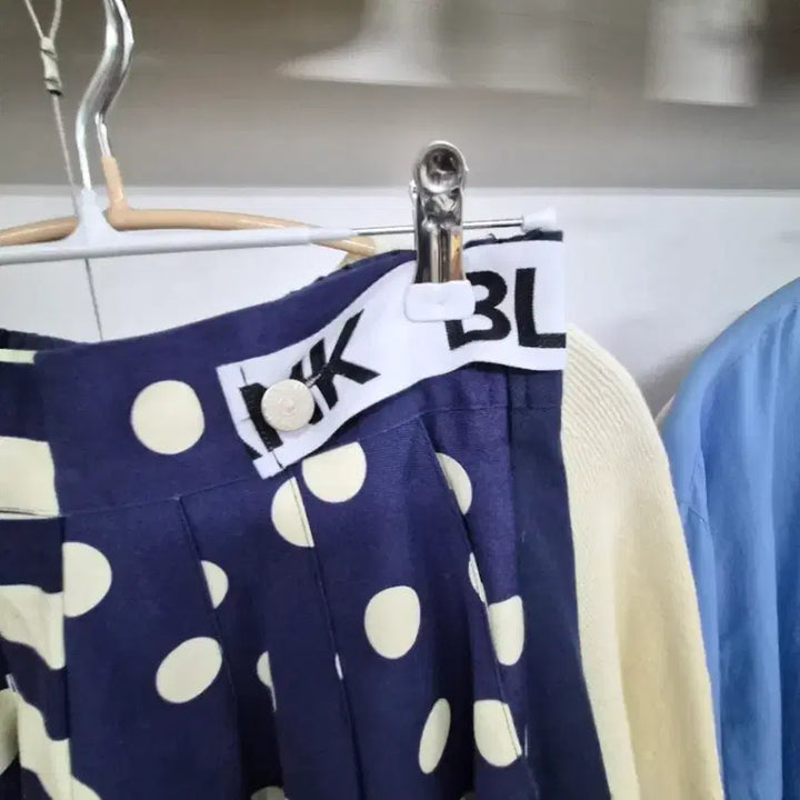 [BUNJANG] SJSJ Cardigan &amp; Dot Flare Skirt / SJSJ 집업 가디건.도트언발 플레어 스커트