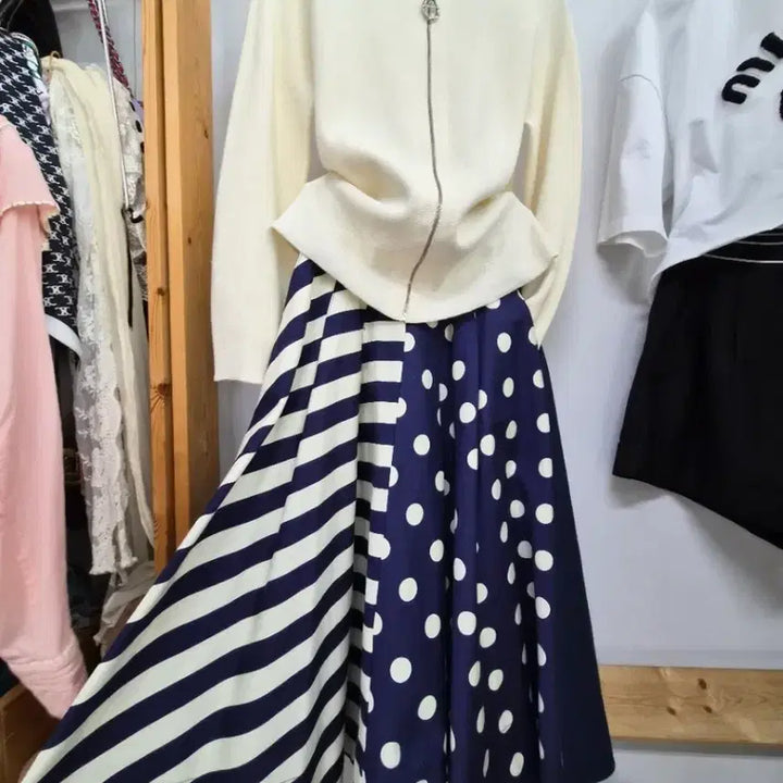 [BUNJANG] SJSJ Cardigan &amp; Dot Flare Skirt / SJSJ 집업 가디건.도트언발 플레어 스커트