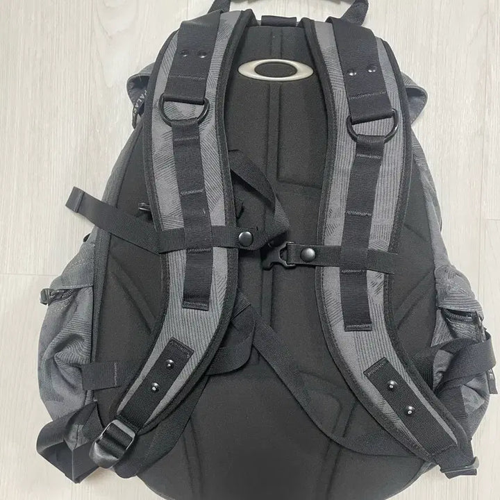 [BUNJANG] Palace Oakley Skull Icon Backpack / 팔라스 오클리 스컬 아이콘 백팩