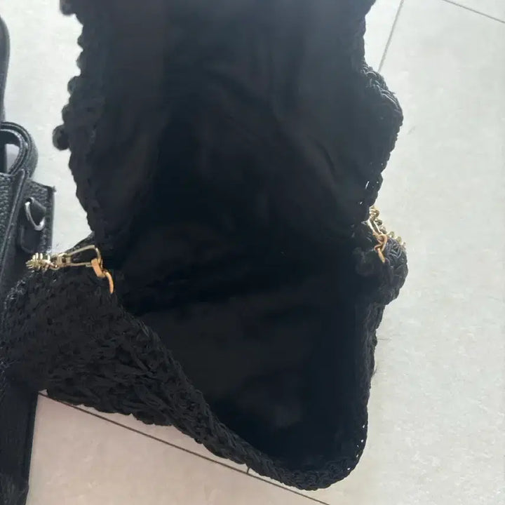 [BUNJANG] Black Crochet Bag &amp; Character Mini Bag Bundle Set / 블랙 뜨개 가방 &amp; 캐릭터 미니백 세트일괄