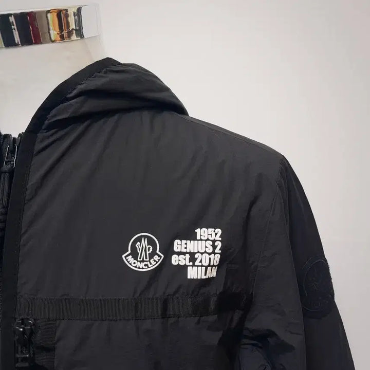 [SOLD OUT] [MONCLER] 몽클레어 지니어스 바람막이