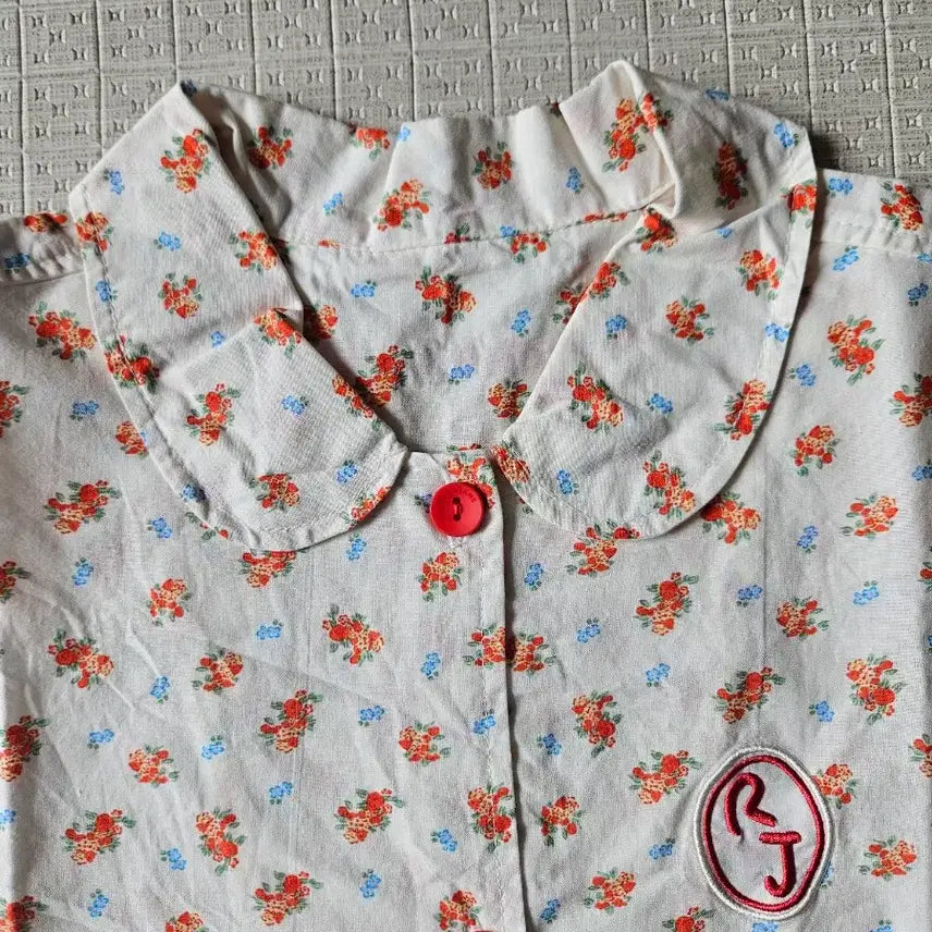 [SOLD OUT] (무배)사이즈145 로아앤제인 상의