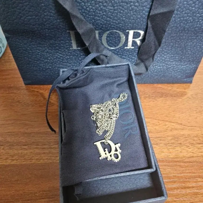 [BUNJANG] Dior Silver Unisex Necklace / 디올 Dior 목걸이 실버 남녀공용 100프로정품입니다