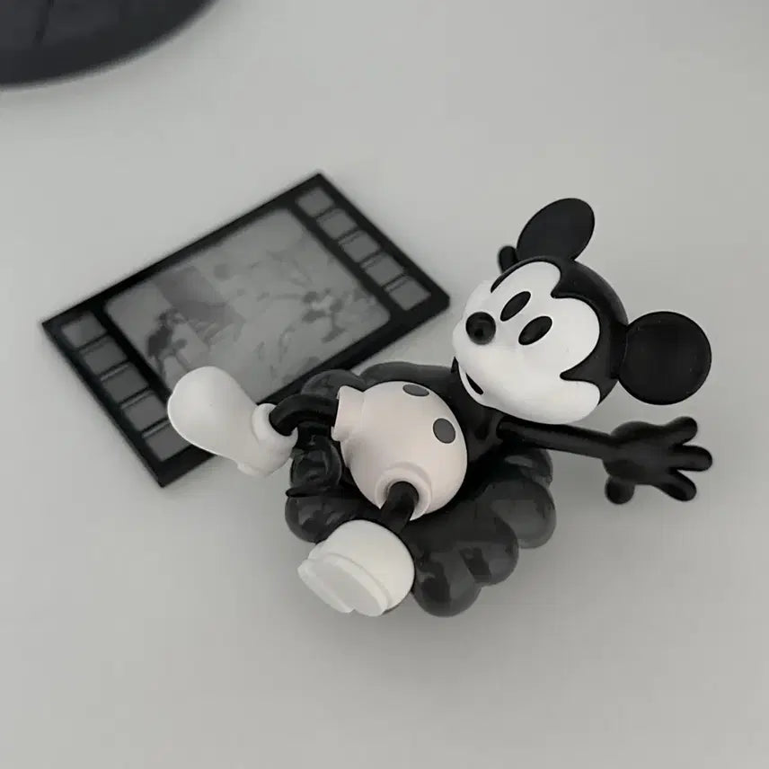 [BUNJANG] Pop Mart Mickey Mouse Steamboat Willie Splash Edition / 팝마트 미키마우스 디즈니 증기선 윌리 첨벙