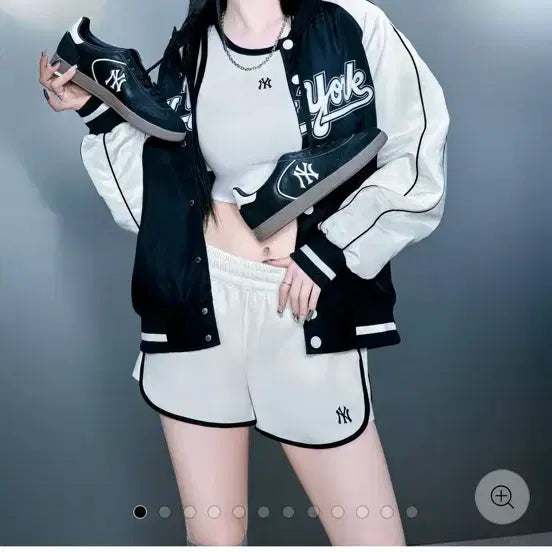 [BUNJANG] MLB 클러비 뉴욕 양키스 블랙 스니커즈 운동화 / MLB 클러비 뉴욕 양키스 블랙 스니커즈 운동화