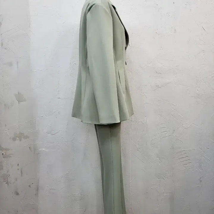 [SOLD OUT] 민트색 부츠컷 정장 세트 S