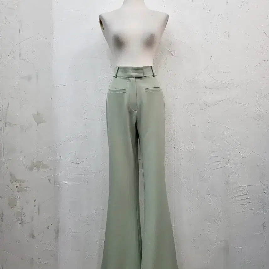 [SOLD OUT] 민트색 부츠컷 정장 세트 S