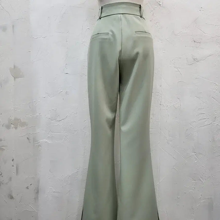 [SOLD OUT] 민트색 부츠컷 정장 세트 S