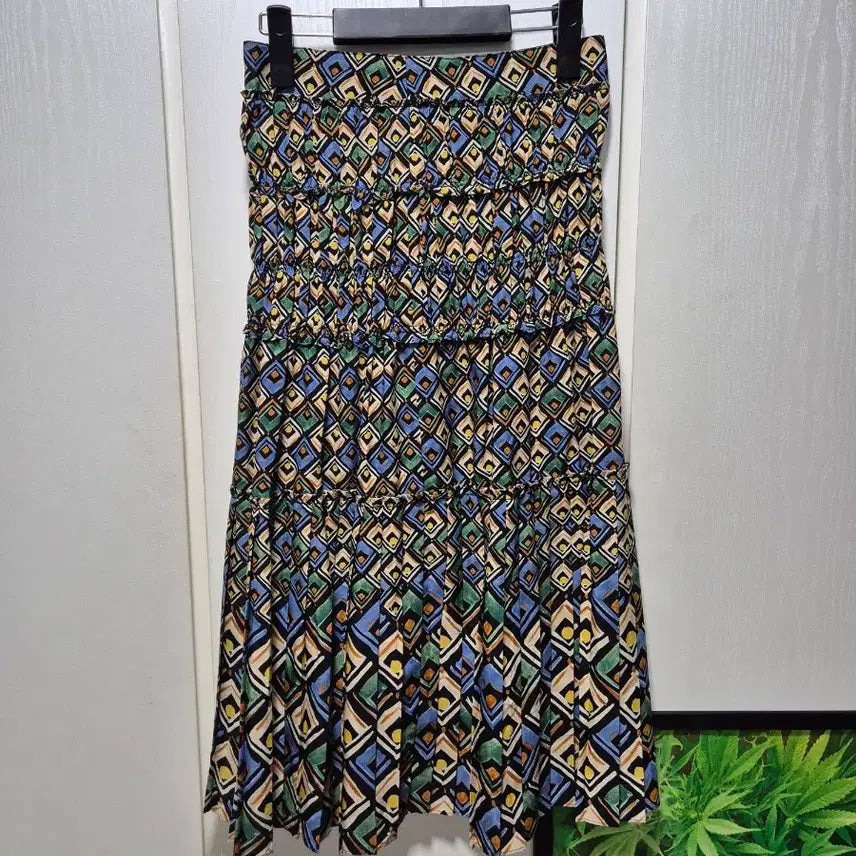[BUNJANG] Day1 Pattern Midi Skirt / (세일)(새상품)Day1 패턴 스커트