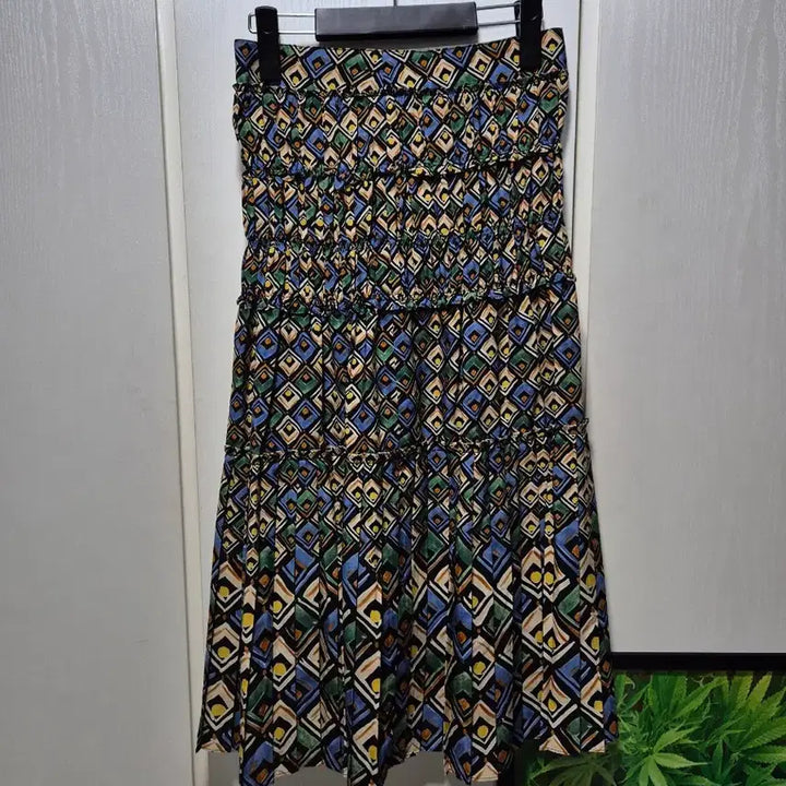 [BUNJANG] Day1 Pattern Midi Skirt / (세일)(새상품)Day1 패턴 스커트