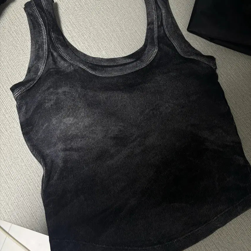 [BUNJANG] Black Built-in Bra Camisole / 캡 내장 나시