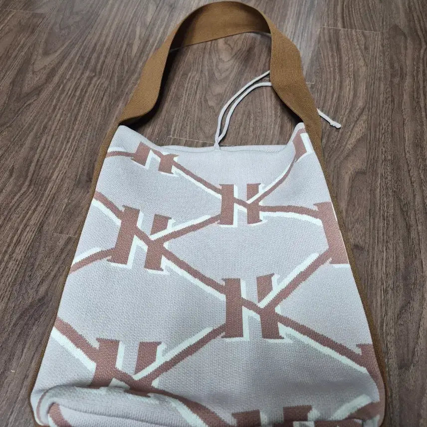 [BUNJANG] Hazzys Beige Pattern Knit Shoulder Bag / 헤지스 베이지 패턴 니트 숄더백 가방 팝니다.