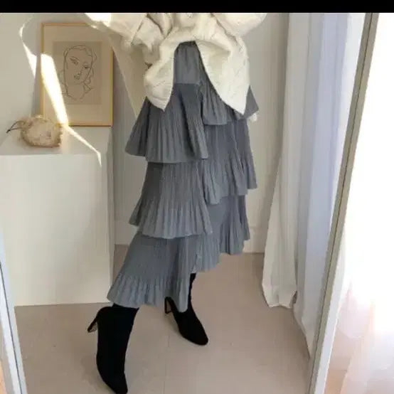 [BUNJANG] Unbalanced Pleated Long Skirt / [새상품급인데 반값] 캉캉 플리츠 언발 밴딩 롱 스커트 (블랙, 베이지)