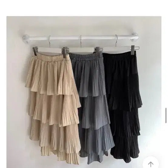 [BUNJANG] Unbalanced Pleated Long Skirt / [새상품급인데 반값] 캉캉 플리츠 언발 밴딩 롱 스커트 (블랙, 베이지)