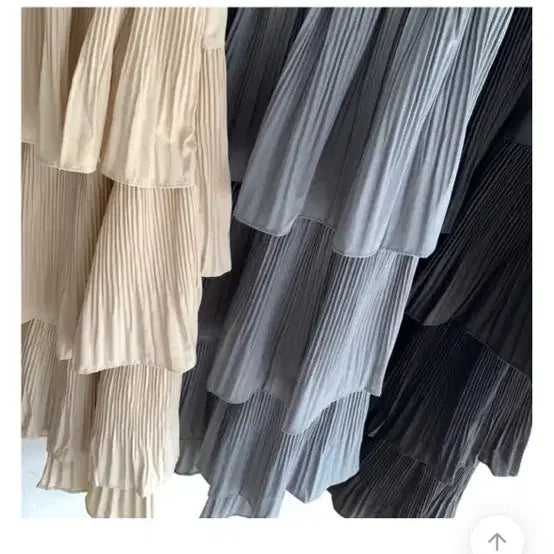 [BUNJANG] Unbalanced Pleated Long Skirt / [새상품급인데 반값] 캉캉 플리츠 언발 밴딩 롱 스커트 (블랙, 베이지)