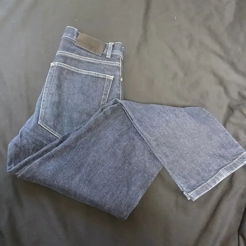 [BUNJANG] Maison Kitsuné Signature Fox Patch Stretch Denim Jeans / 메종 키츠네 시그니처 여우 패치 스판 데님