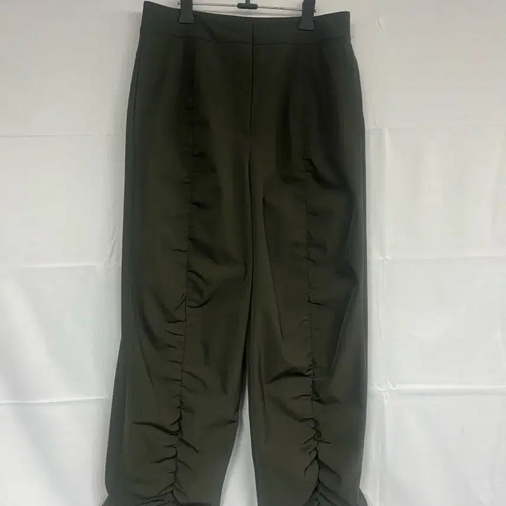 [BUNJANG] TIME Shirring Slacks Dark Khaki / TIME 타임 셔링 슬랙스 진카키