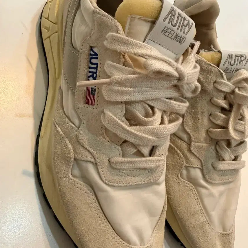 [BUNJANG] Autry Reelwind Suede Sneakers Ivory / Autry Reelwind 스웨이드 운동화 아이보리