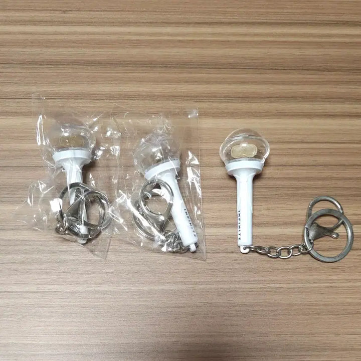 [BUNJANG] Infinite Official Lightstick Keyring Bundle Set / 인피니트 키링3개일괄 여봉 응원봉
