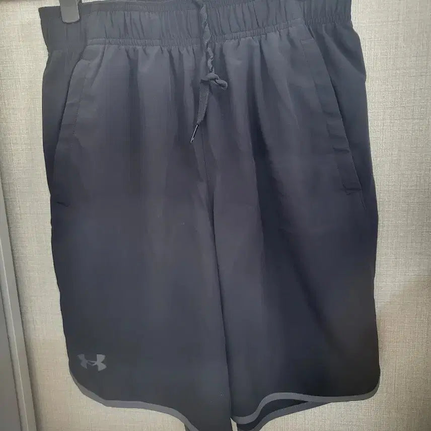 [SOLD OUT] 언더아머 검정색 기능성 반바지m