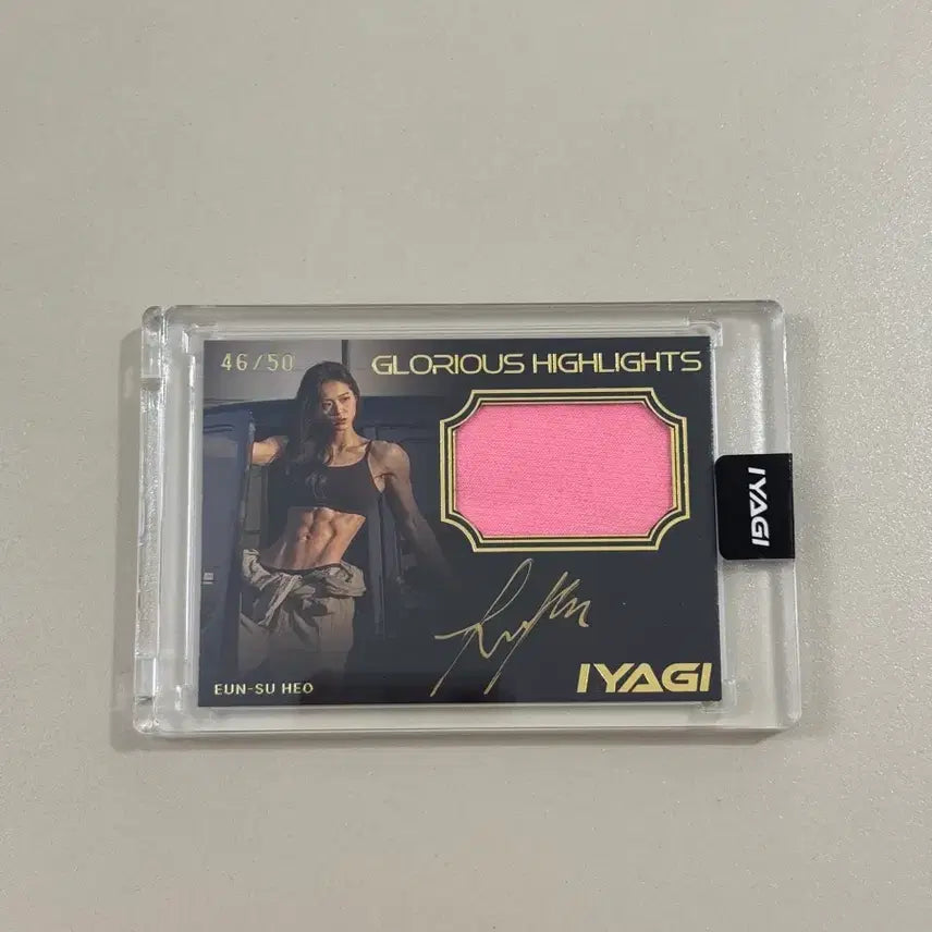 [BUNJANG] Heo Eun-soo Autographed &amp; Game-Worn Relic Card (Limited Edition of 50) / 피트니스 스타 허은수 친필 싸인 오토 &amp; 실착 렐릭 50장 한정