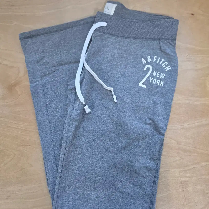 [BUNJANG] Abercrombie &amp; Fitch Logo Training Pants - Gray / 새상품 아베크롬비 &amp; 피치(A&amp;F) 로고 트레이닝 바지 - 그레이
