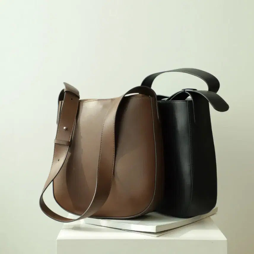 [BUNJANG] Cowhide Shoulder Bag - Light Beige / 소가죽 숄더백 - 연베이지
