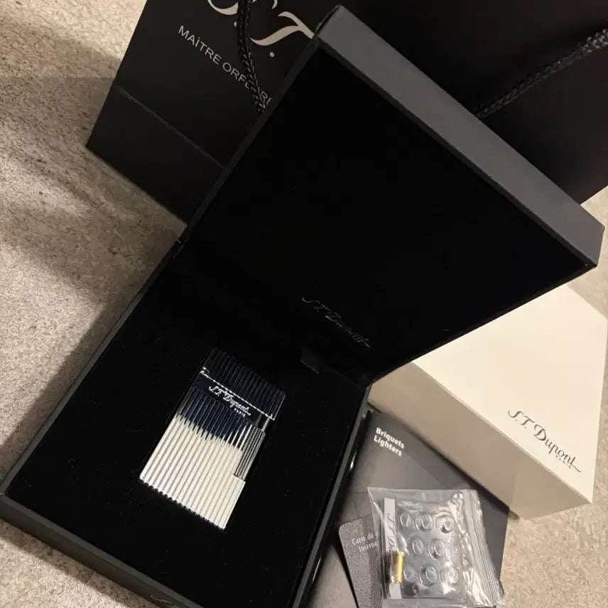 [BUNJANG] Dupont Line 2 Silver Lighter / 듀퐁라이터 라인2 은장 새상품