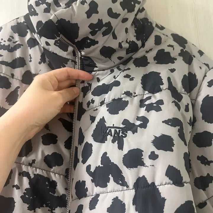 [BUNJANG] Vans Leopard Print Padded Jacket (S) / 반스 레오파드 패딩s