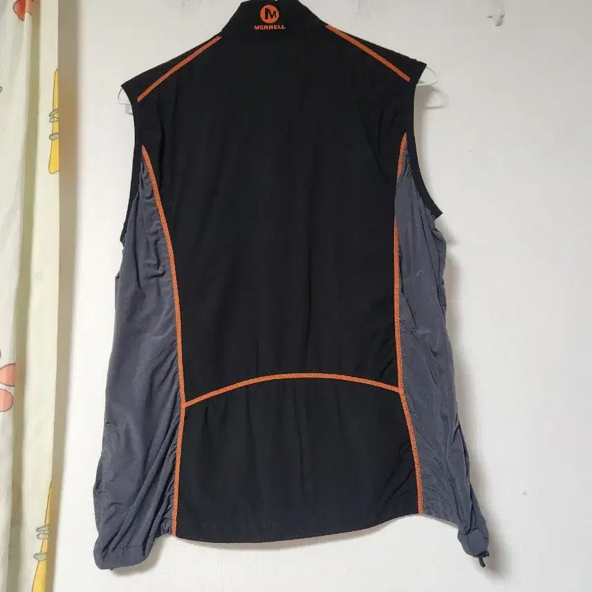 [BUNJANG] Merrell Black Windbreaker Vest L (100) / 머렐 블랙 바람막이 등산 조끼 베스트 L(100