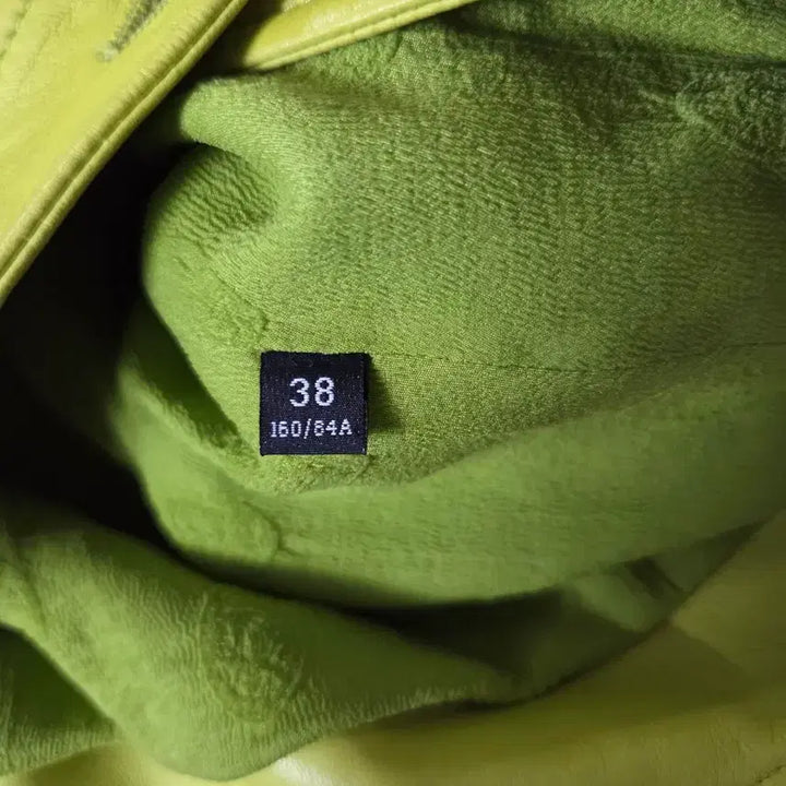 [BUNJANG] Versace Medusa Lime Leather Crop Jacket / 베르사체 메두사 라임 가죽 크롭 자켓 38/66