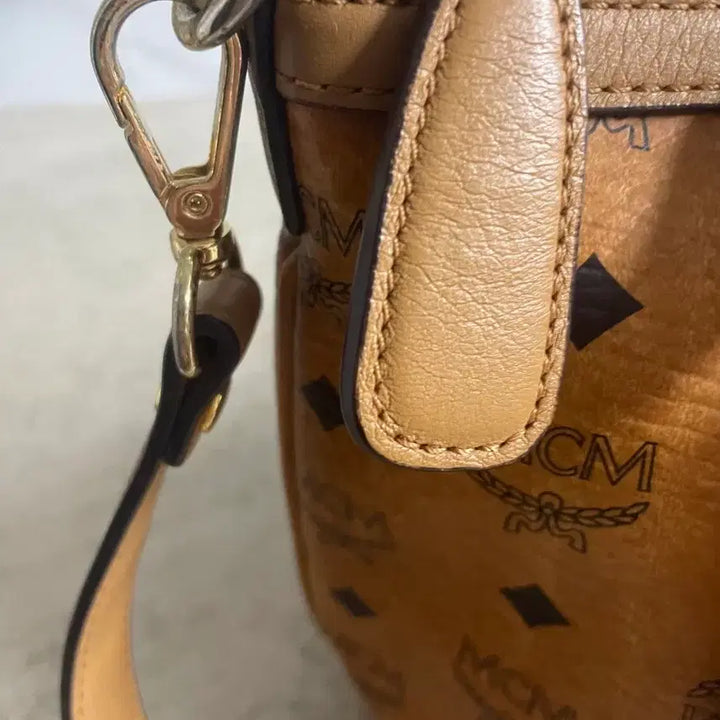 [BUNJANG] MCM Brown Leather Small Shoulder Tote Bag / (정품) MCM 숄더백 토트백 브라운 스몰사이즈