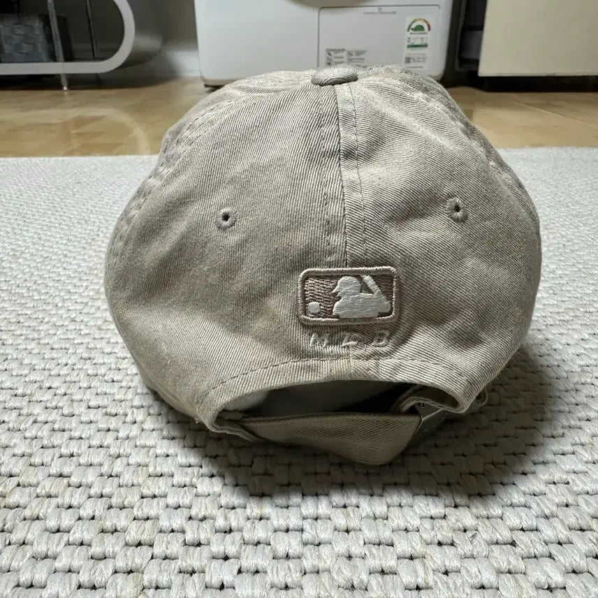 [SOLD OUT] MLB 뉴욕양키즈 볼캡 베이지 팝니다